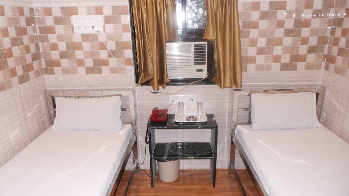 Hotel Shadab Palace مومباي المظهر الخارجي الصورة
